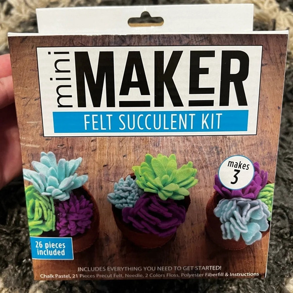 NIB Mini Maker Felt Succulent Kit - Picture 1 of 3